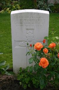 Dozinghem Military Cemetery - Summers, T